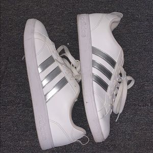 Adidas Advantage Sneakers- SIZE 8 BUT FIT LIKE A 9